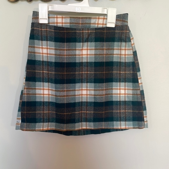 AMERICAN EAGLE OUTFITTERS PLAID MINI SKIRT NEVER WORN SO SOFT - Picture 2 of 7